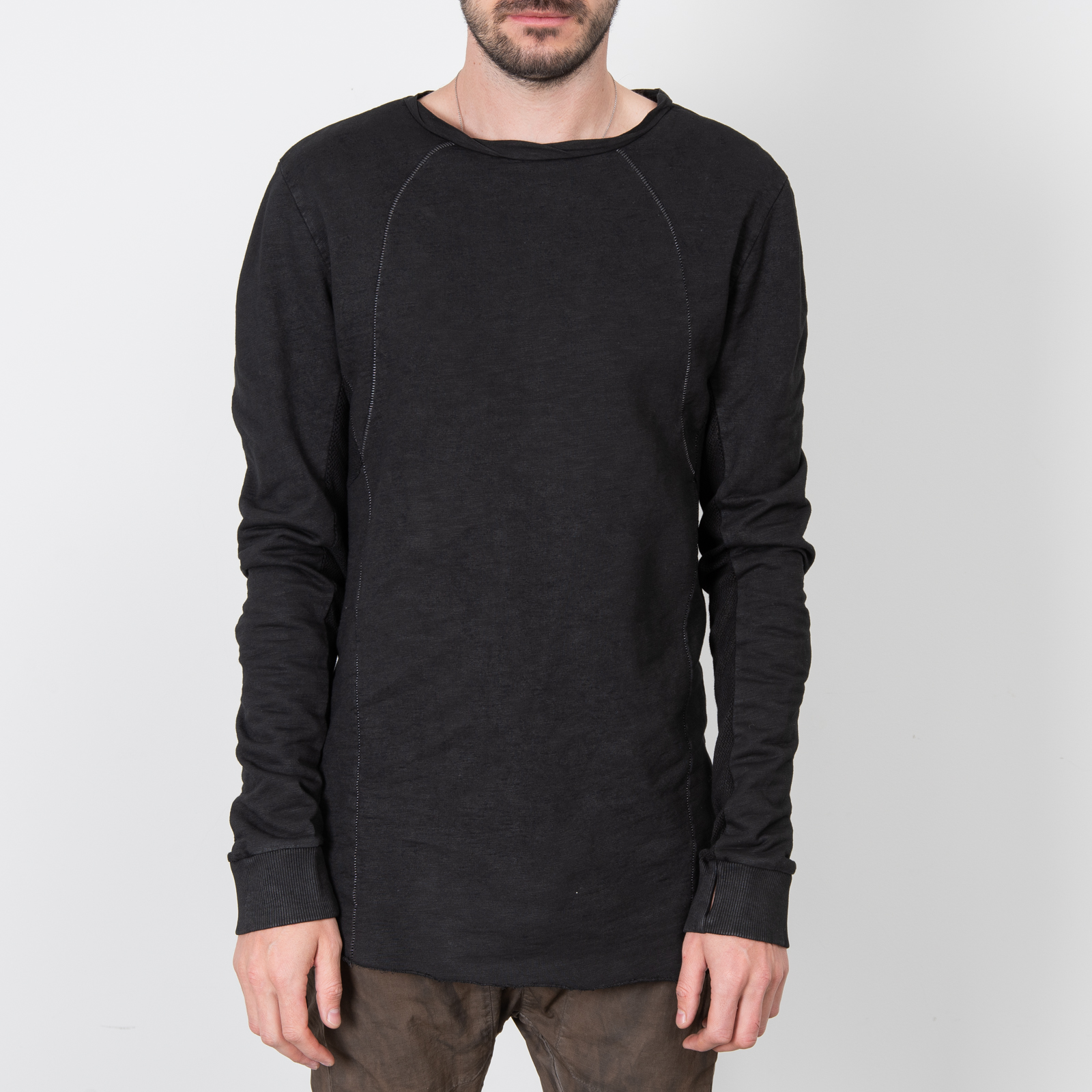 SMEARED BLACK PERFORATED TRIM PULLOVER|wolfensson